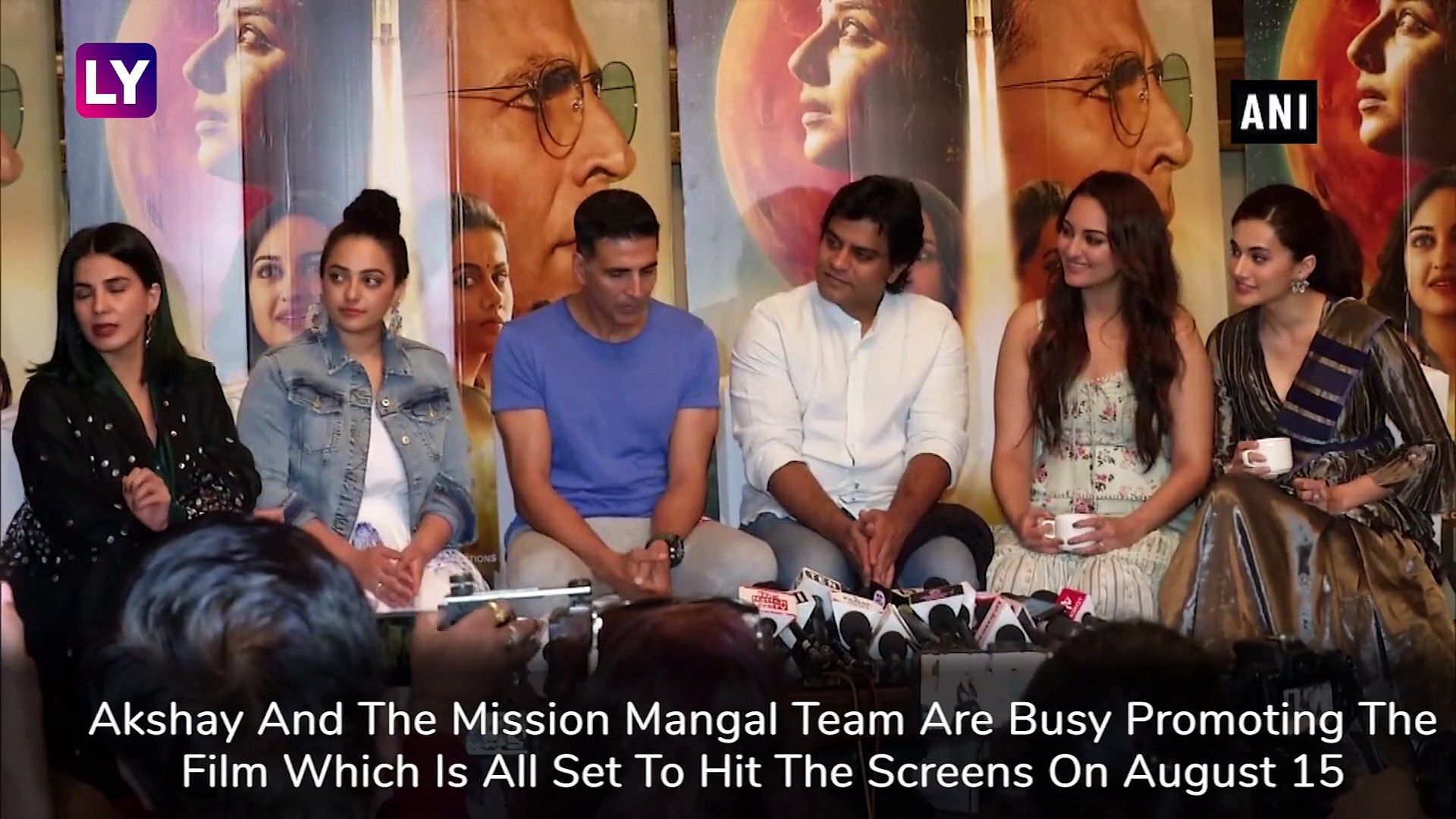 1920x1080 Akshay Kumar Answers Call On Reporters Phone During Mission Mangal Promotions