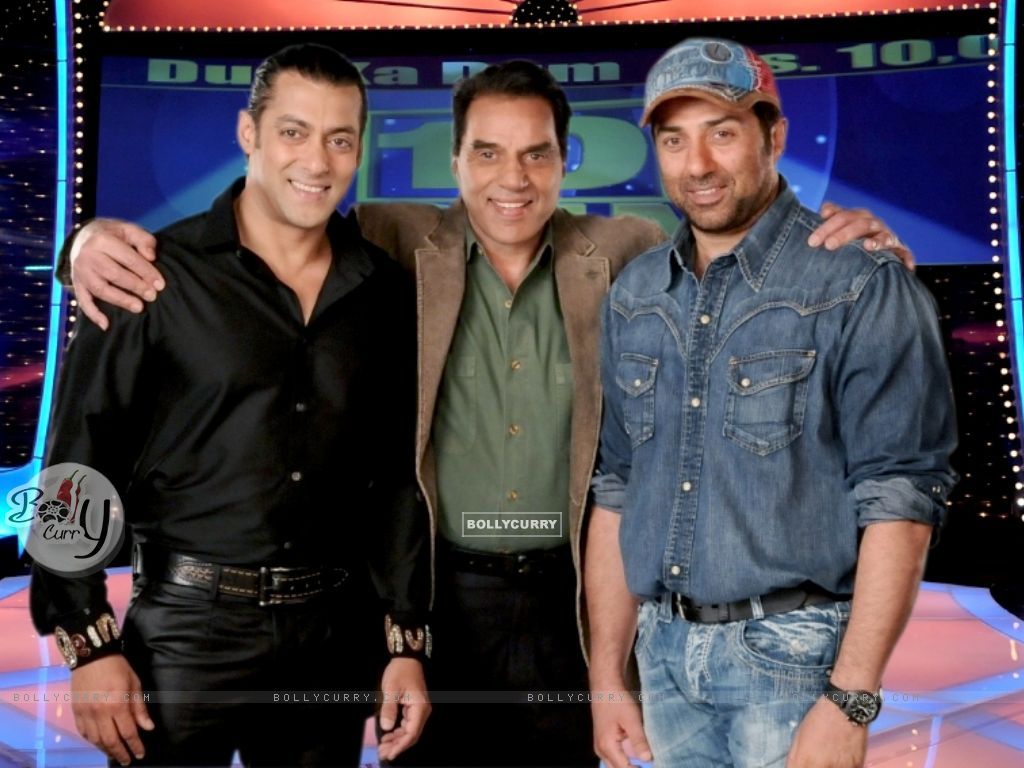 1024x768 Wallpaper Khan with Dharmendra and Sunny Deol size:1024x768