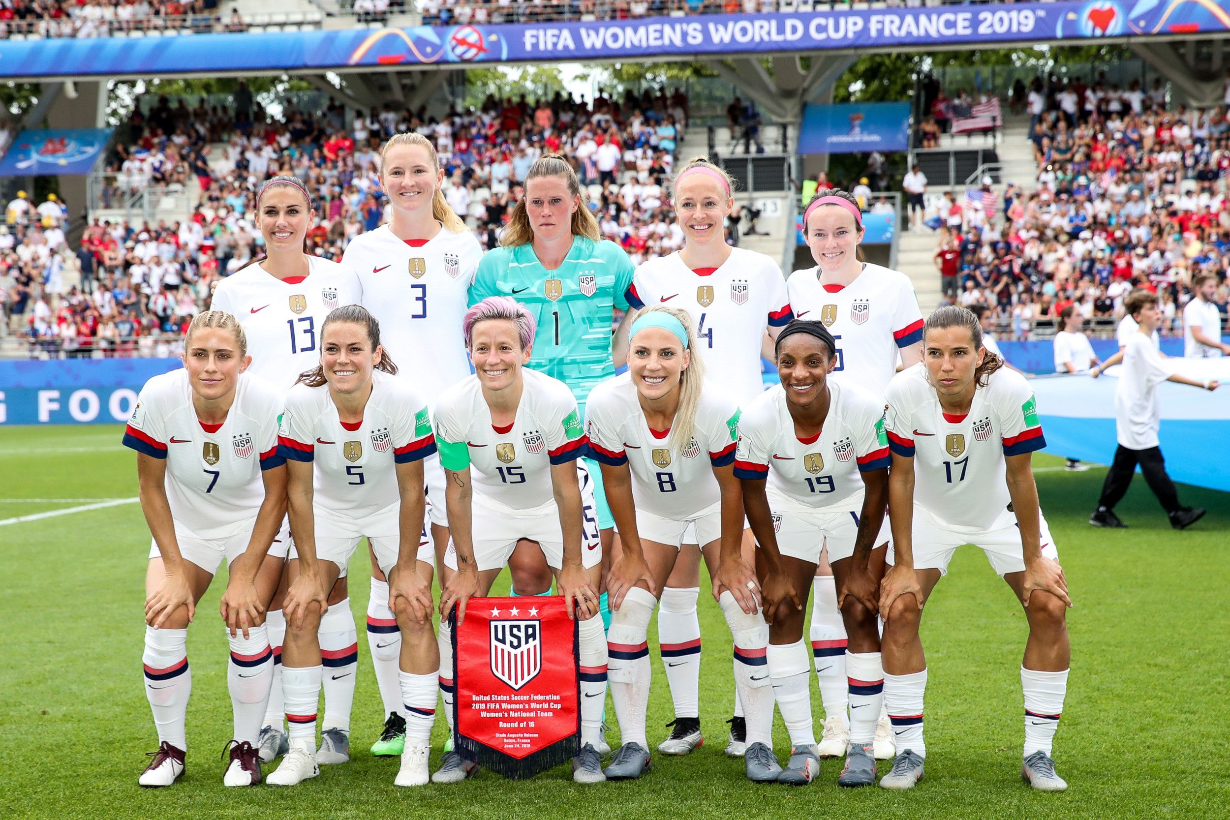 2500x1667 USA Women's Team Football Wallpaper