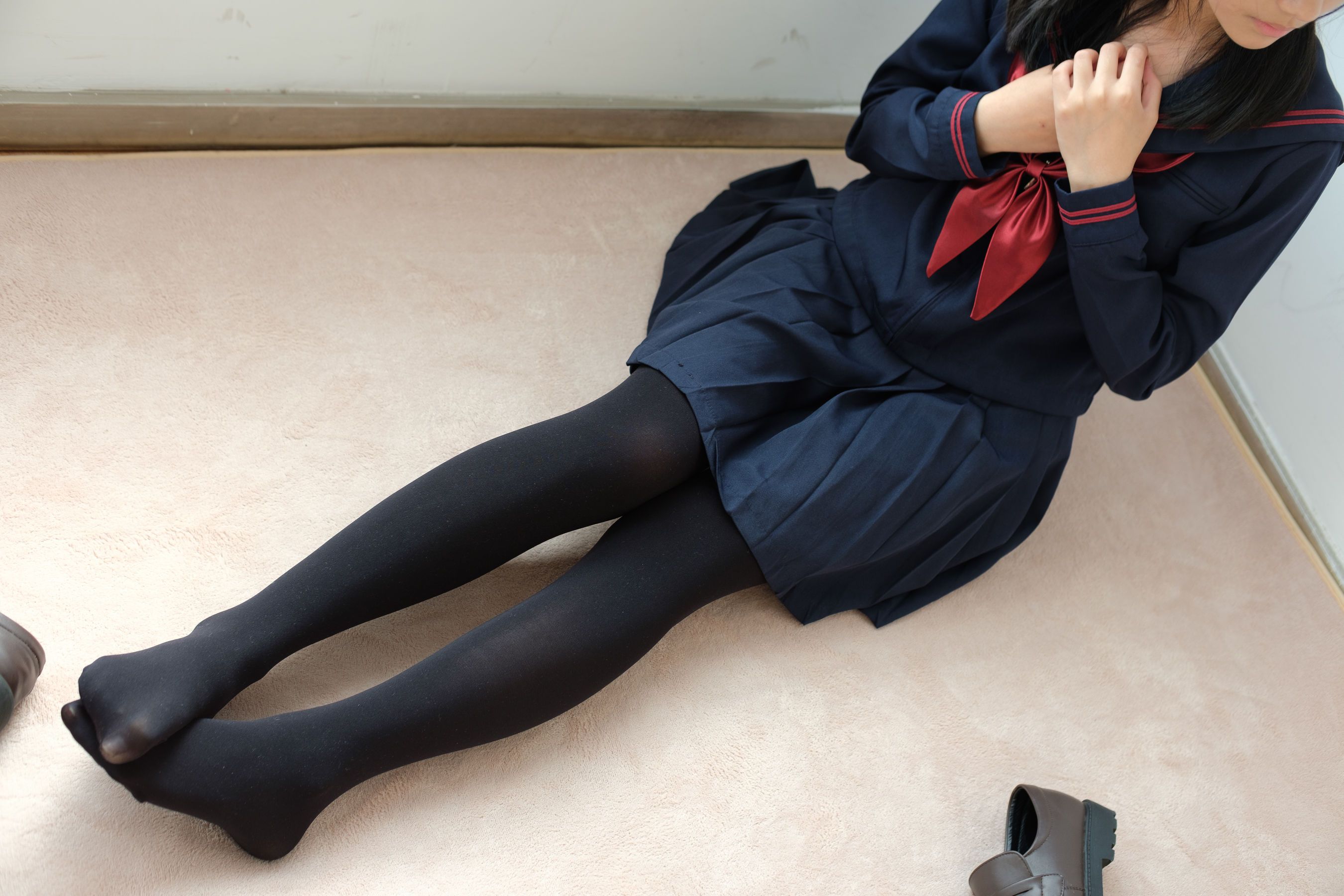 2700x1800 School Uniform Asian Women Wallpaper:2700x1800