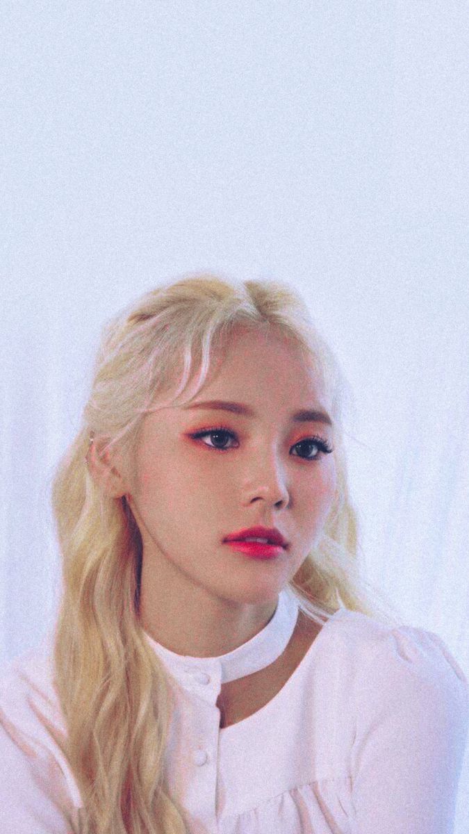 675x1200 jinsoul wallpaper. Olivia hye, Wallpaper, Photo credit