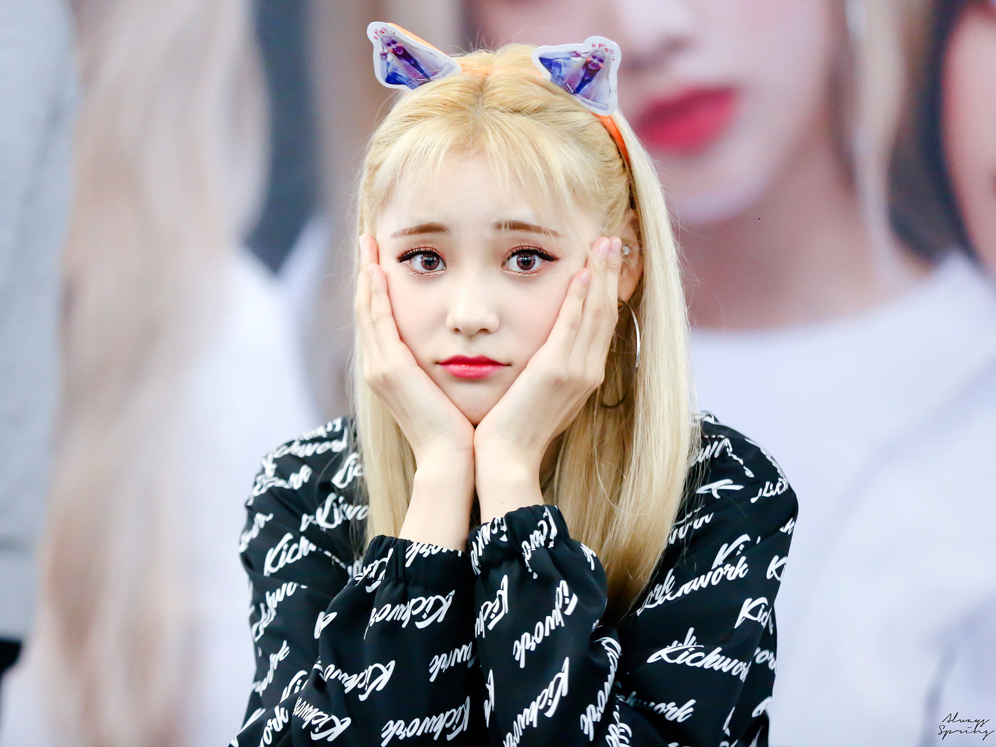 2048x1536 Wallpaper K Pop, Jinsoul, Loona, Asian, Blond Hair