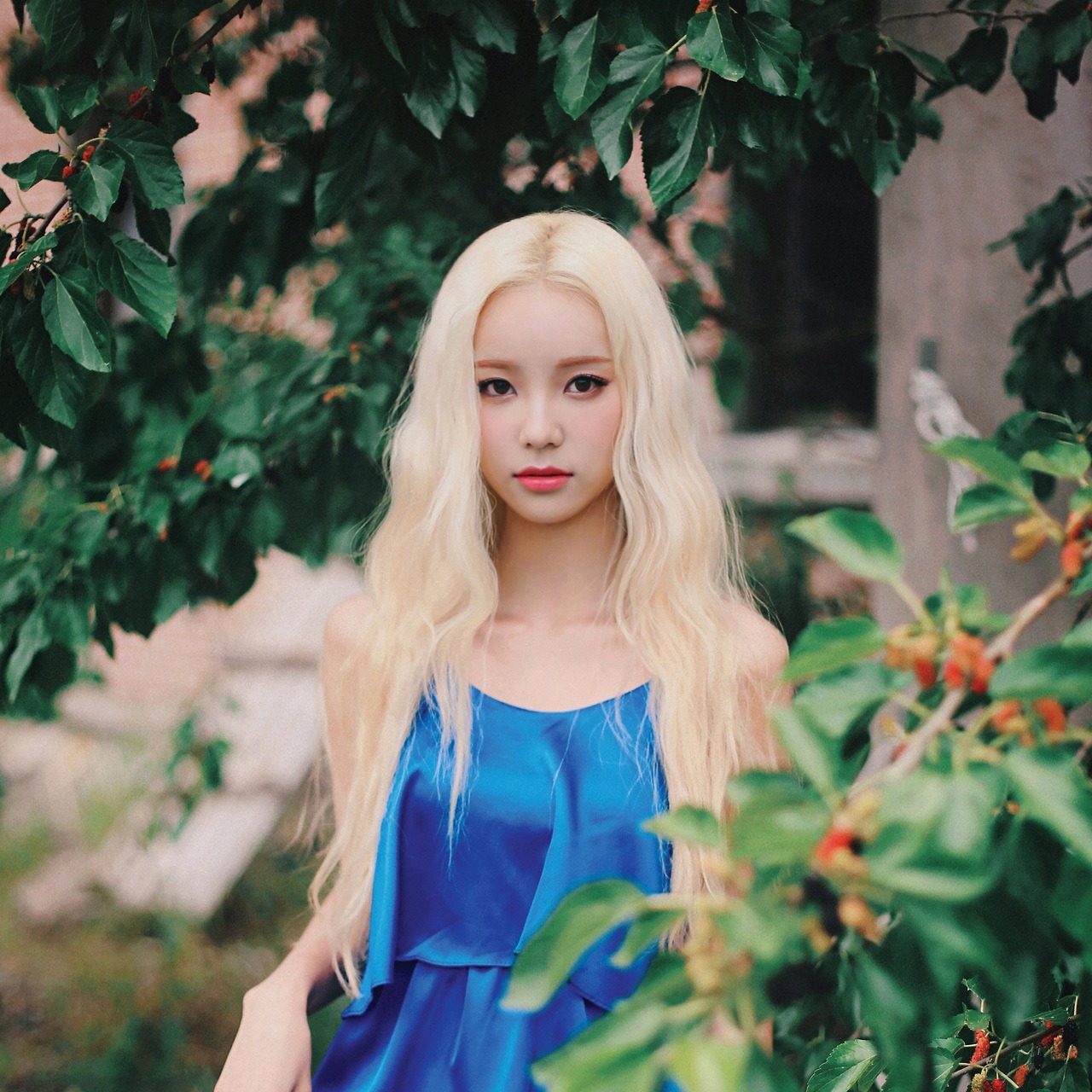 1280x1280 Free download LOO image LOO JINSOUL HD wallpaper and background photo [1280x1280] for your Desktop, Mobile & Tablet. Explore JinSoul Wallpaper