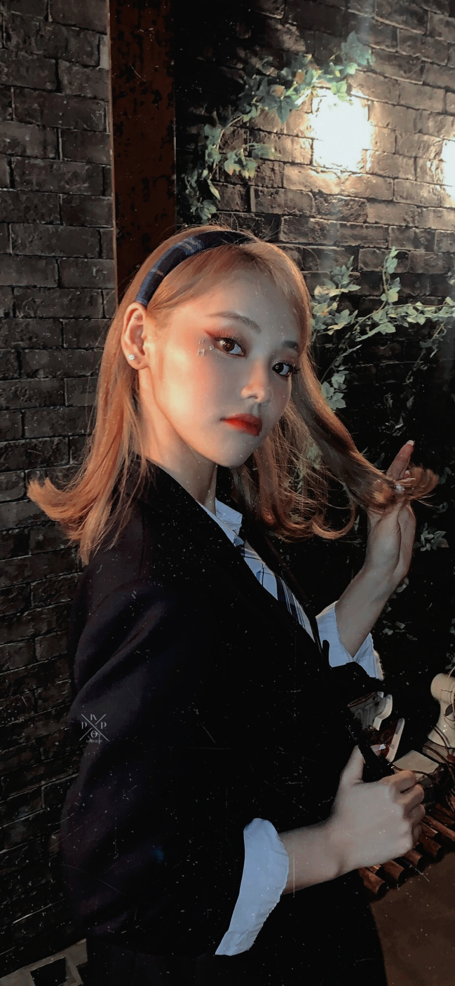 886x1920 Kpop Locks