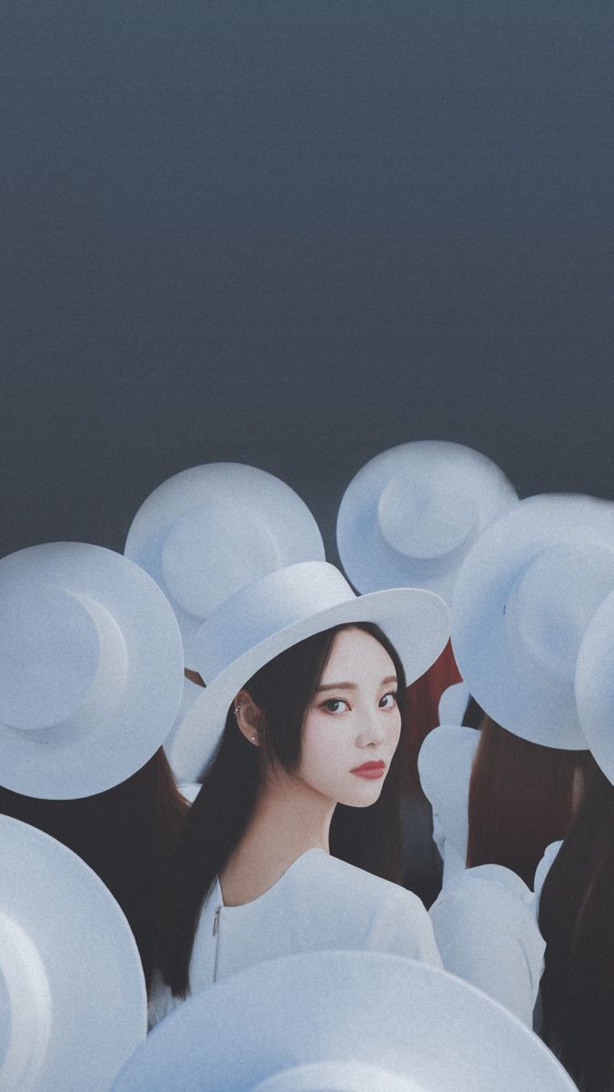 675x1200 jinsoul wallpaper
