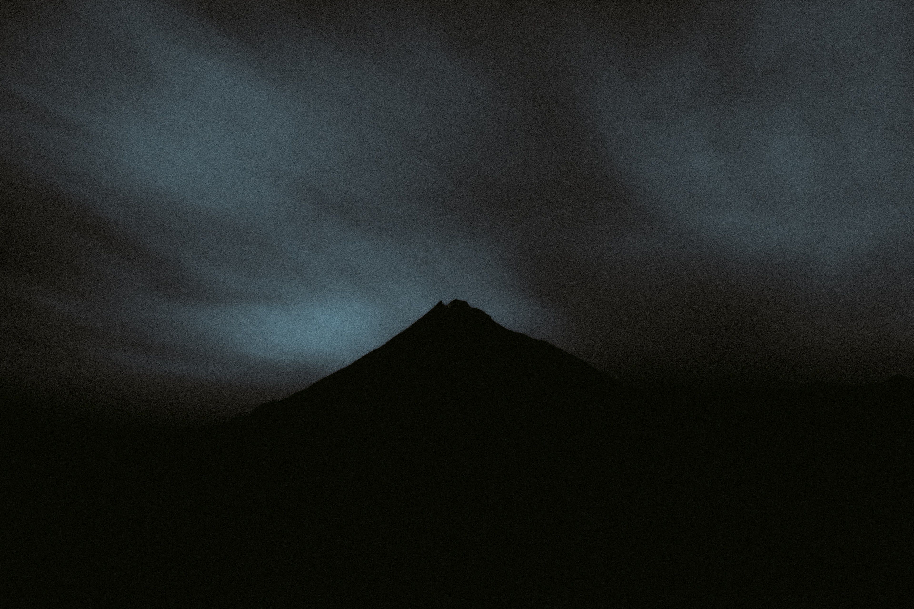 3840x2560 Wallpaper / ominous light 4k wallpaper free download