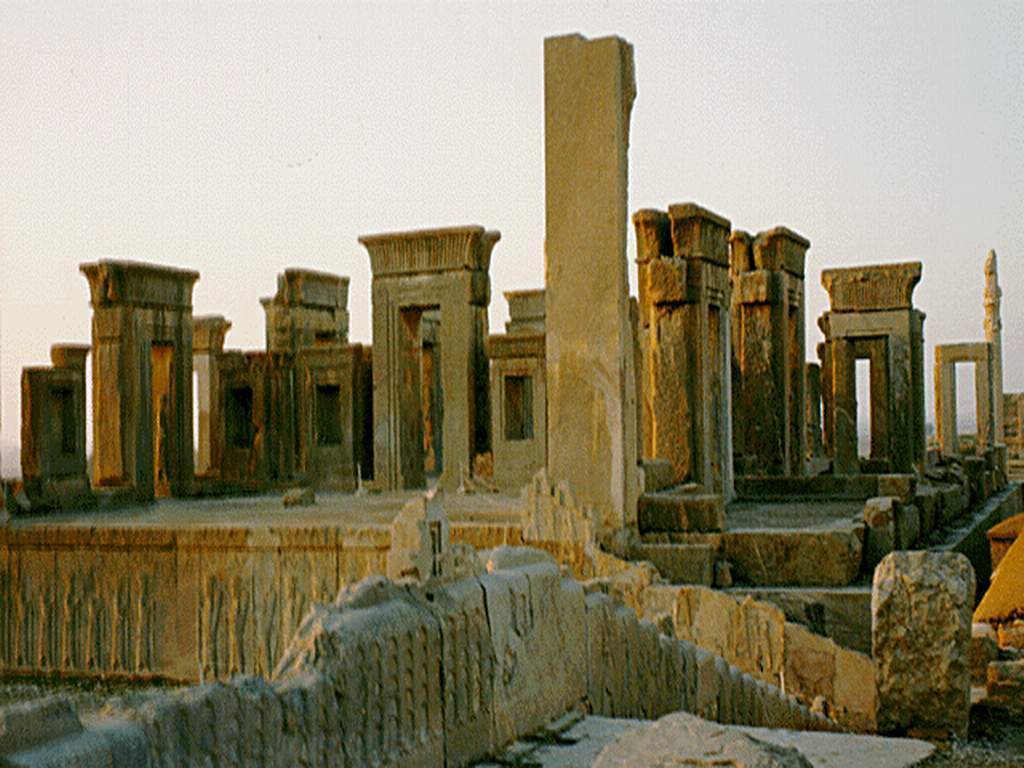 1024x768 Persepolis City Wallpaper