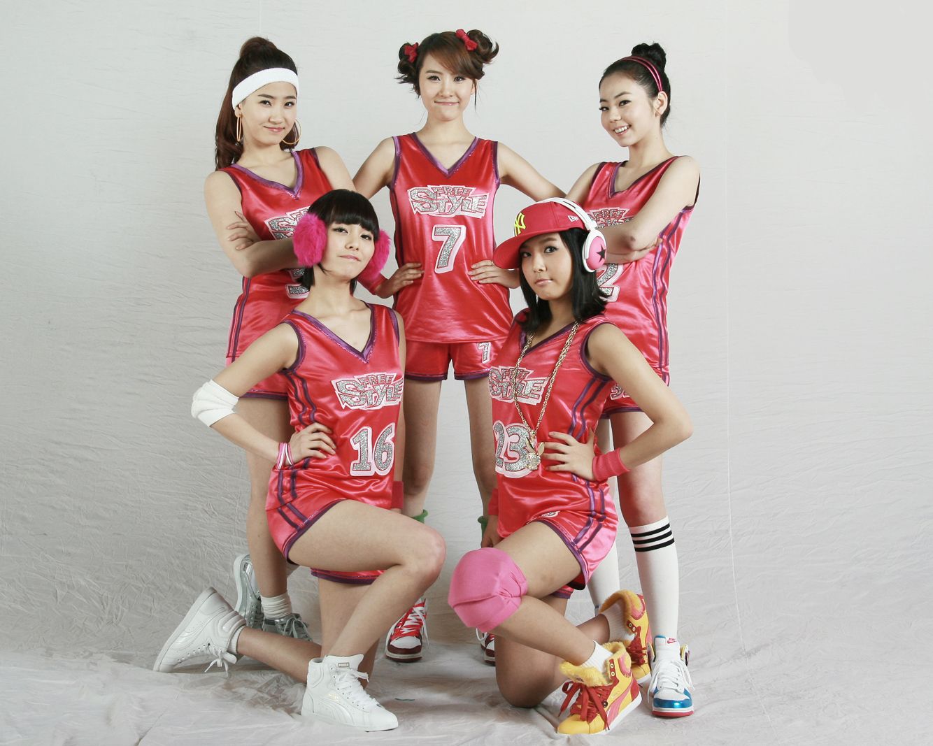 1334x1067 Wonder Girls FreeStyle Basketball Wallpaper