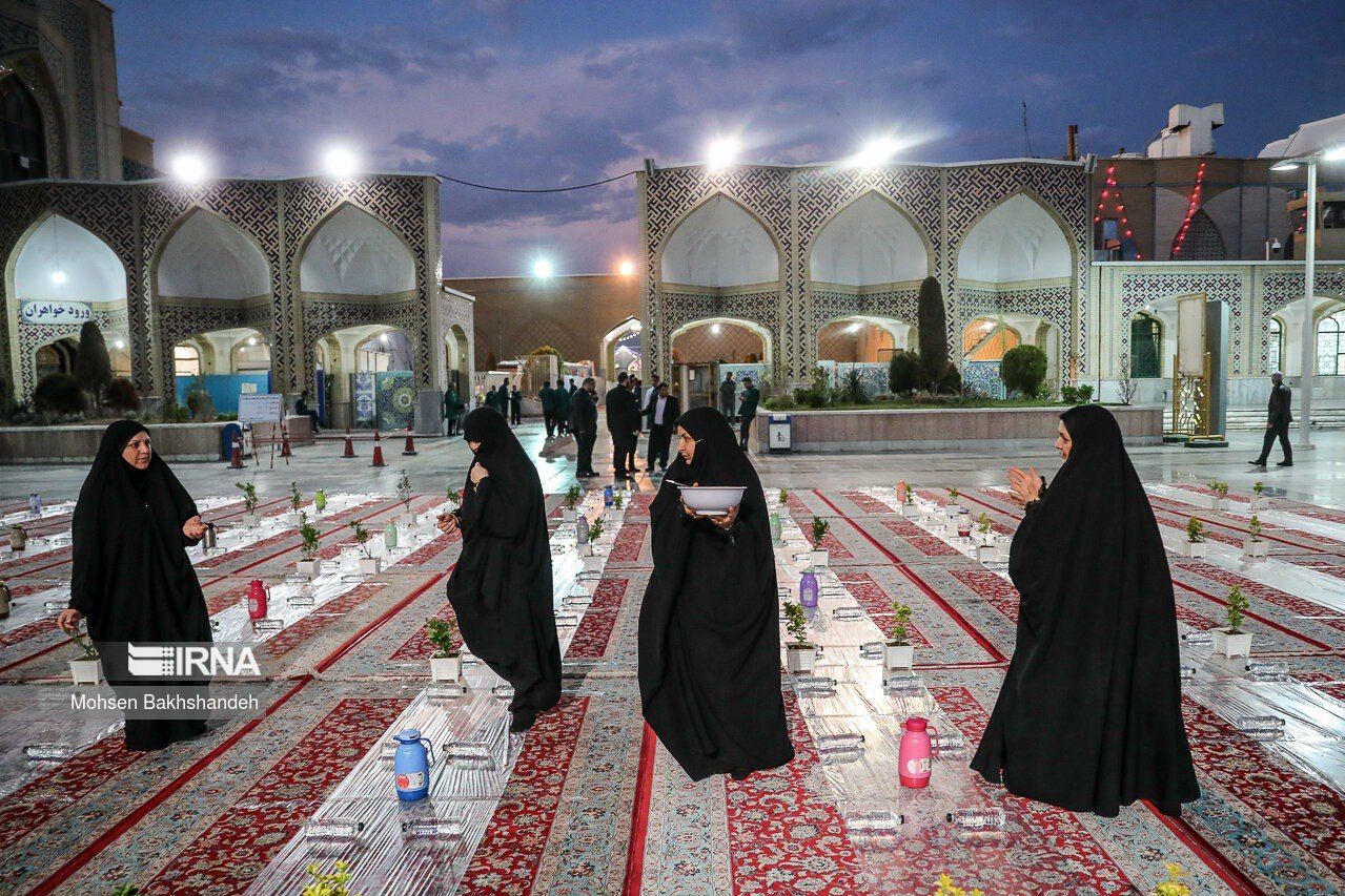 1279x853 Simple Iftar In The Holy Shrine Of Imam Reza, During Ramadan In Iran's Mashhad Front Page