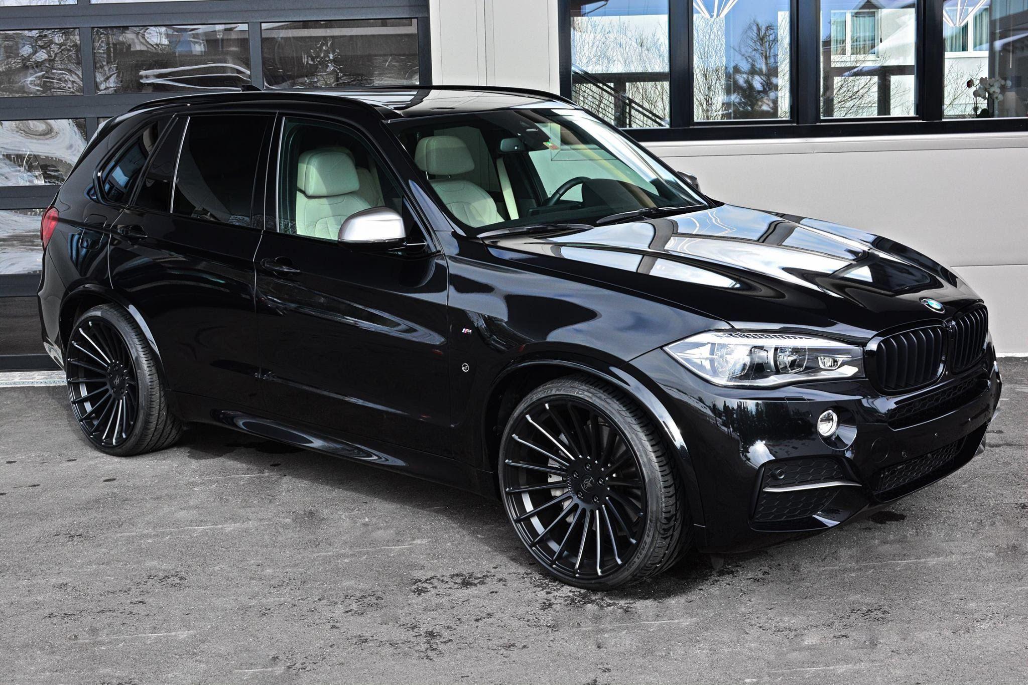 2048x1365 BMW X5 Wallpaper