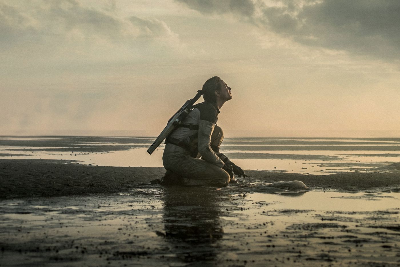 1400x933 The Colony: A Beautiful But Barren Climate Apocalypse Movie Hits Netflix