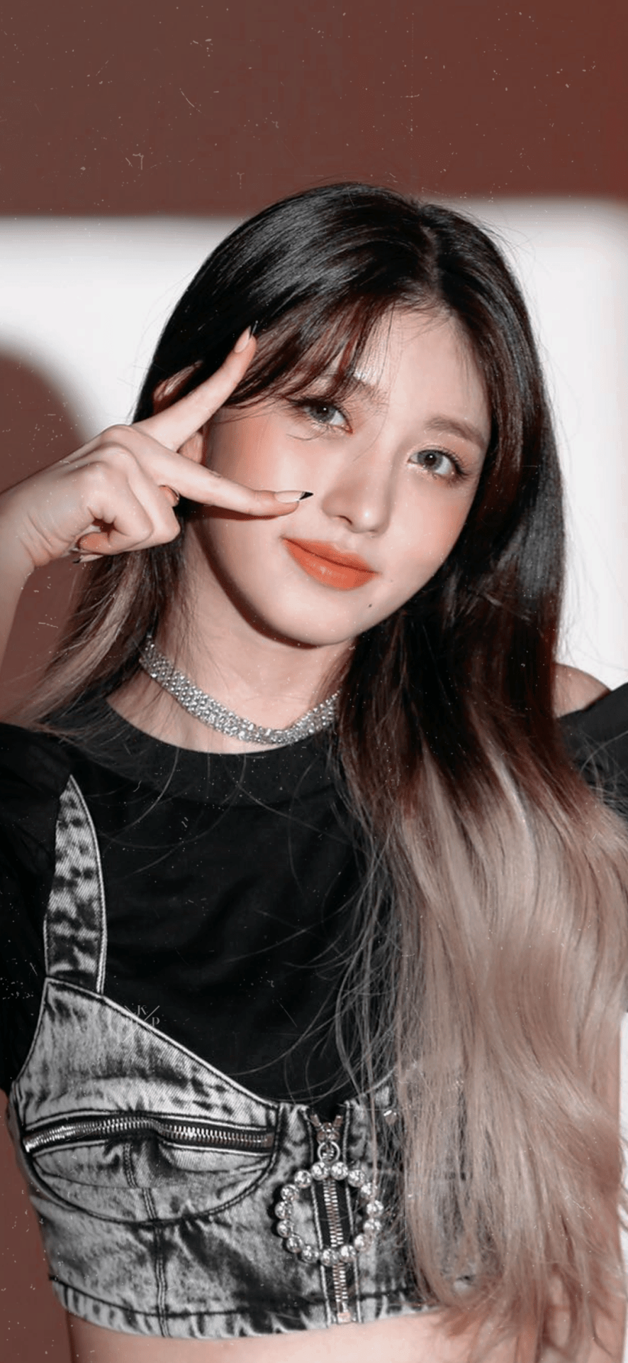 886x1920 Kpop Locks