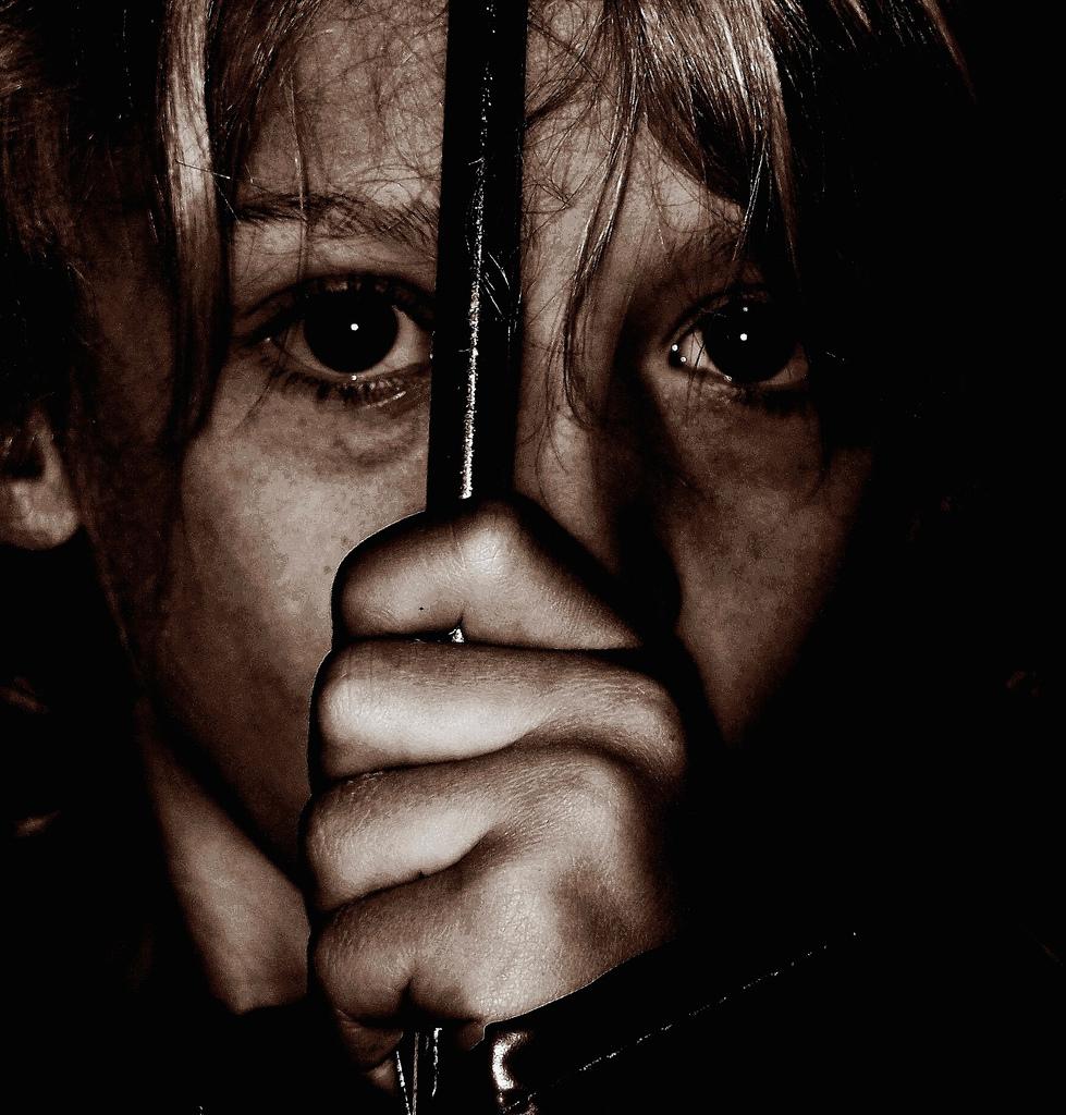 979x1024 Abuse Wallpaper