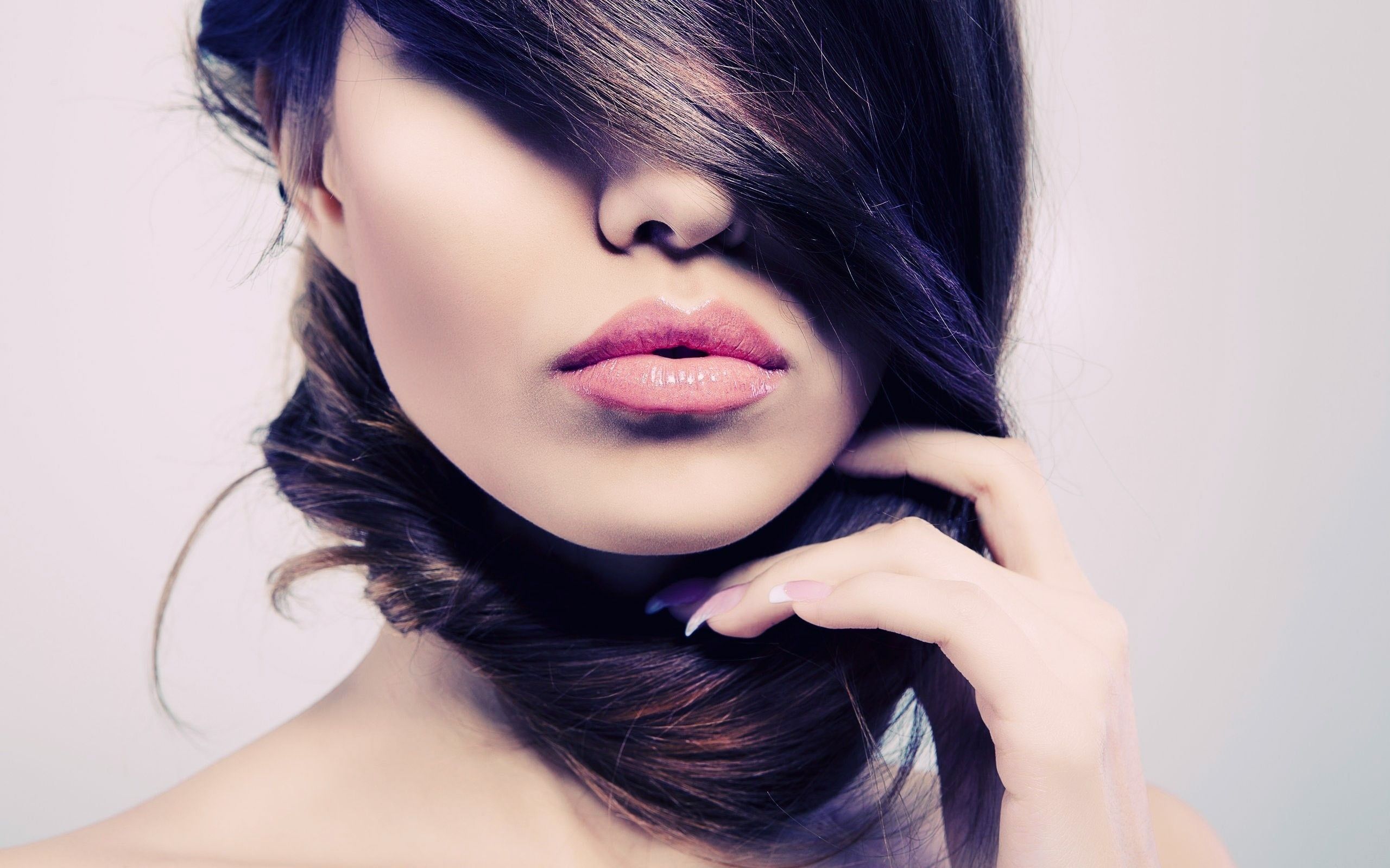 2560x1600 Pretty Makeup Wallpaper