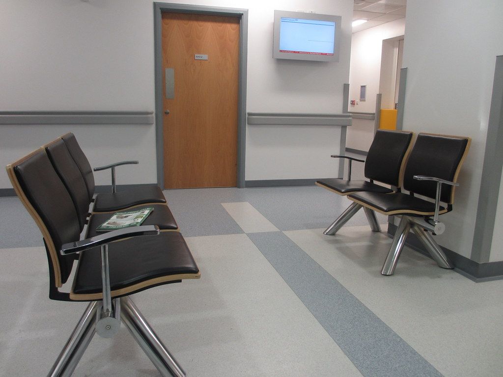 1024x768 Hospital waiting room