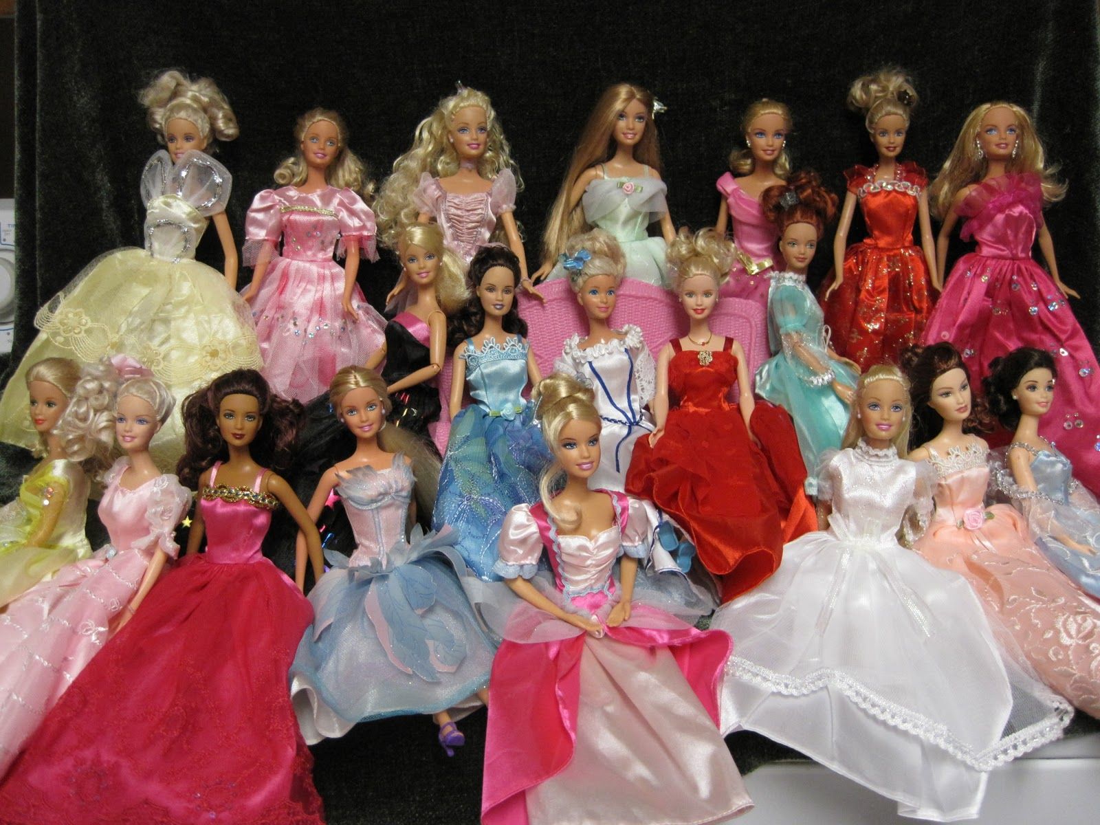 1600x1200 Never Grow Up: A Mom's Guide to Dolls and More: Craigslist Christmas Barbie Project Part 2