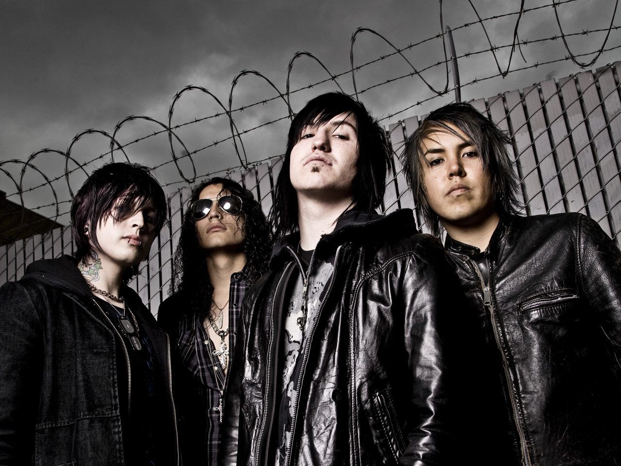 1280x960 ESCAPE THE FATE Share Music Video ALIVE