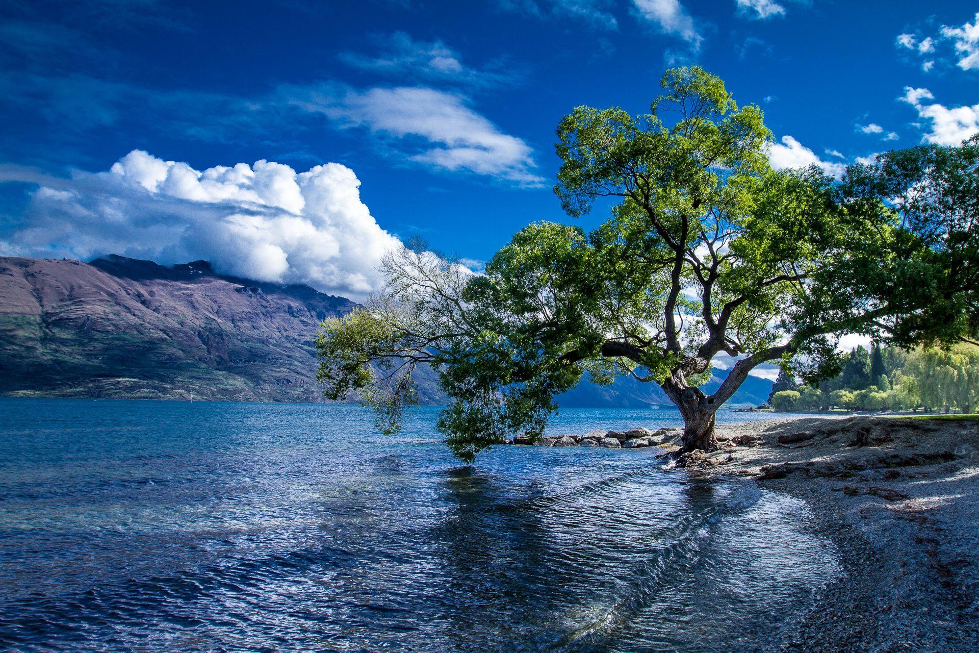 1920x1280 Lake Wakatipu, Queenstown, New Zealand Landscape Wallpaper HD