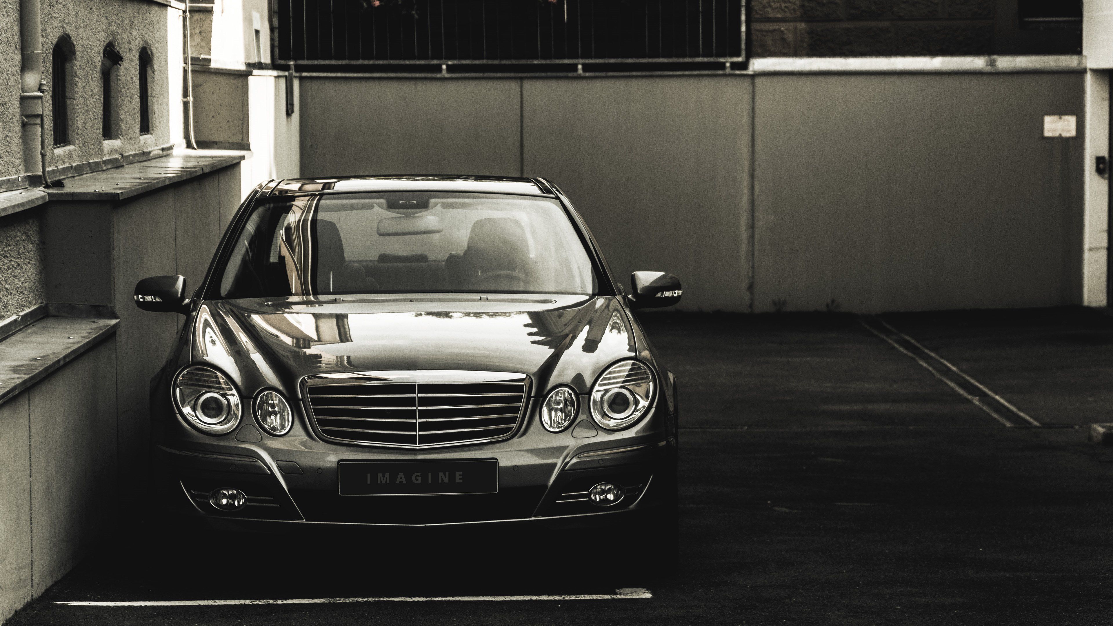 3840x2160 Mercedes Benz E500 Wallpaper