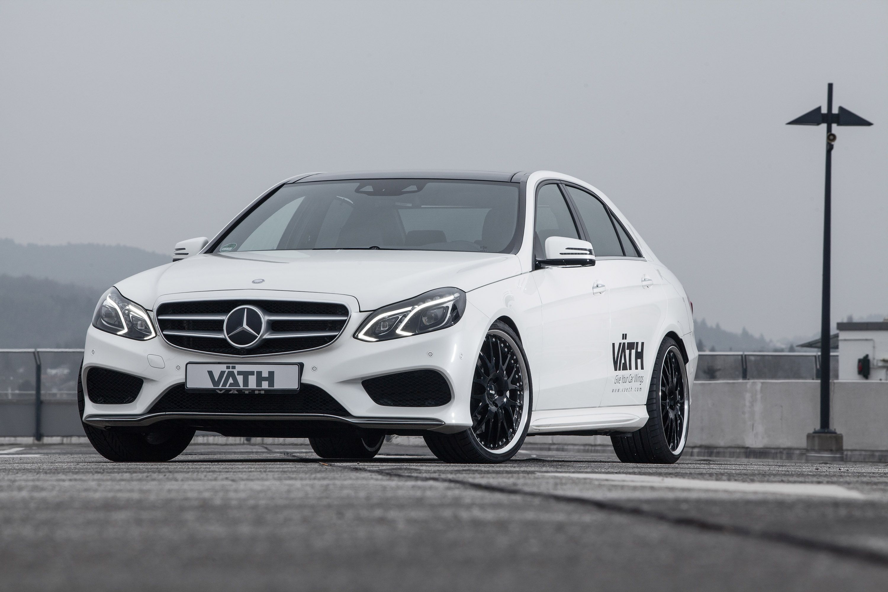 3000x2000 VATH Mercedes Benz E500 Picture