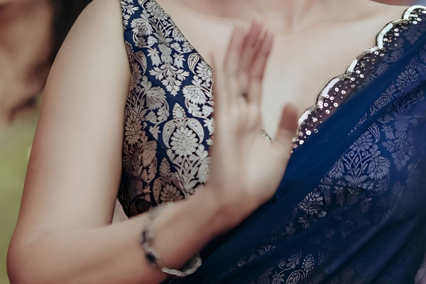 Honey Rose Wallpaper