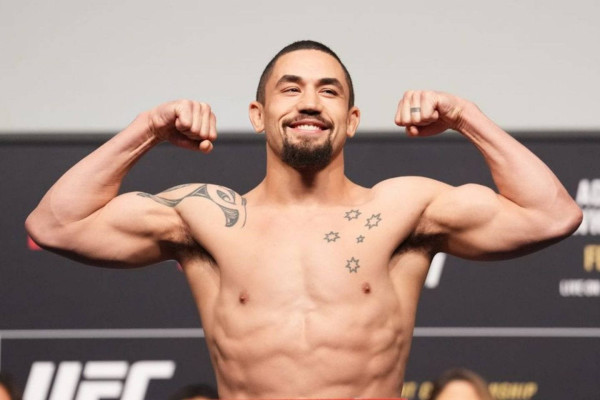 Robert Whittaker Wallpaper