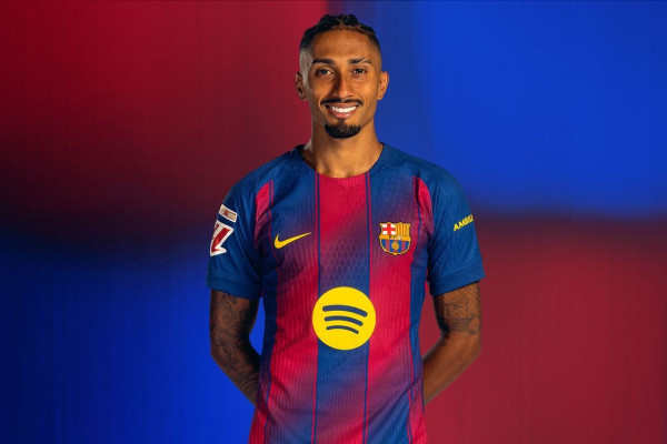Raphinha 2026 Wallpaper