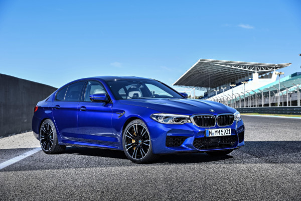 Bmw 550i Wallpapers Top Free Bmw 550i Backgrounds Wallpaperaccess