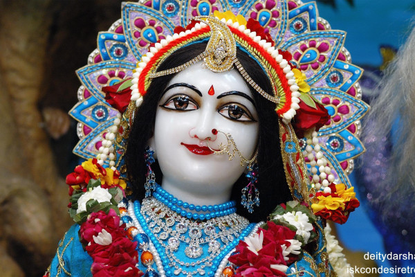 Radha Rani Wallpaper