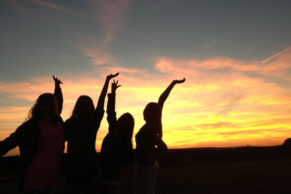 Friends Sunset Wallpaper